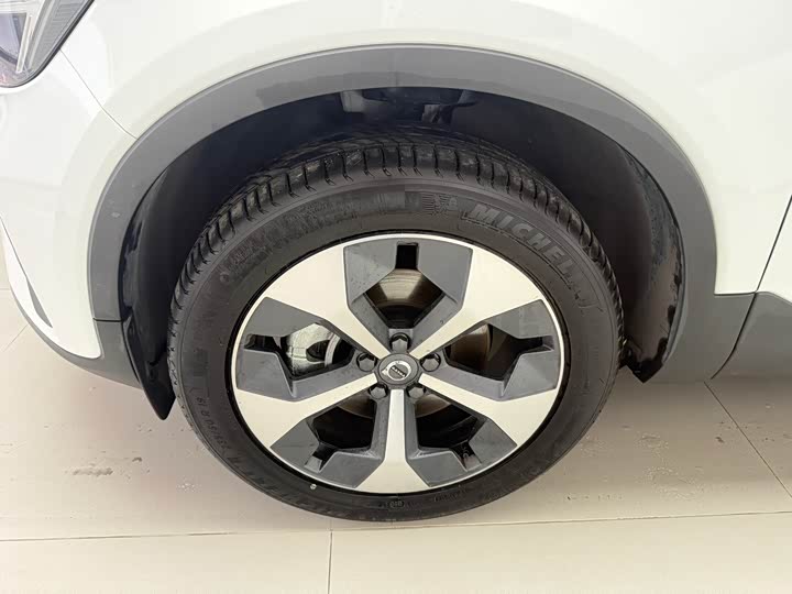 Volvo XC40, 2025 — фото 4 из 9