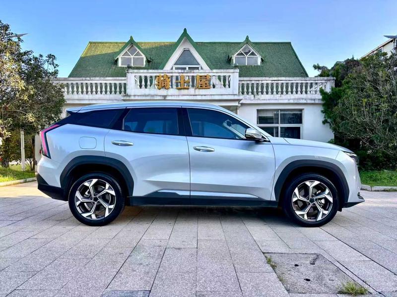 Geely Atlas L, 2024 — фото 7 из 11