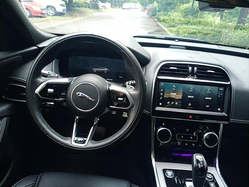 Jaguar XE L, 2021 — фото 9 из 12