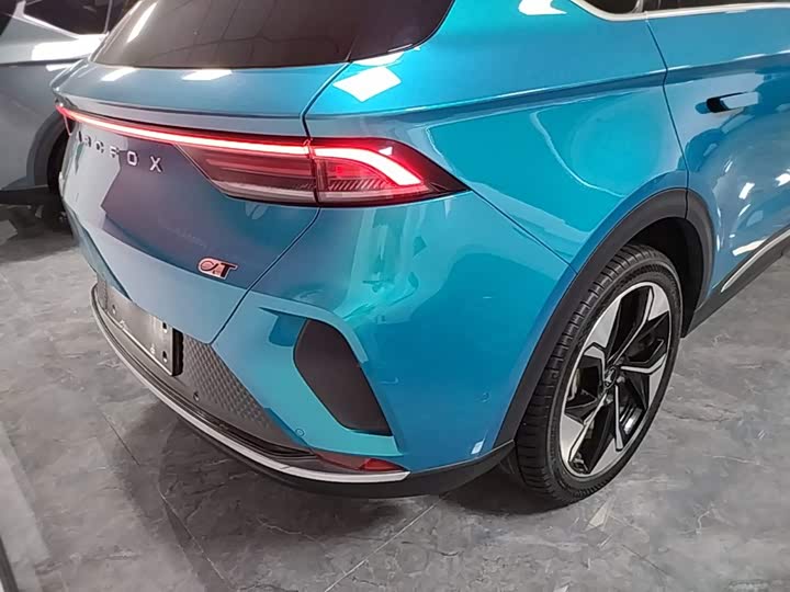 BAIC Arcfox Alpha T, 2022 — фото 8 из 9
