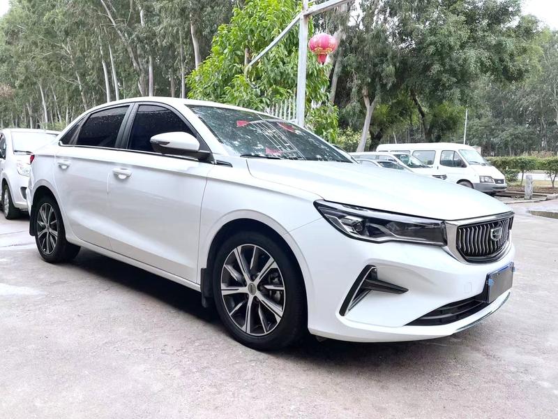 Geely Emgrand, 2023 — фото 3 из 9