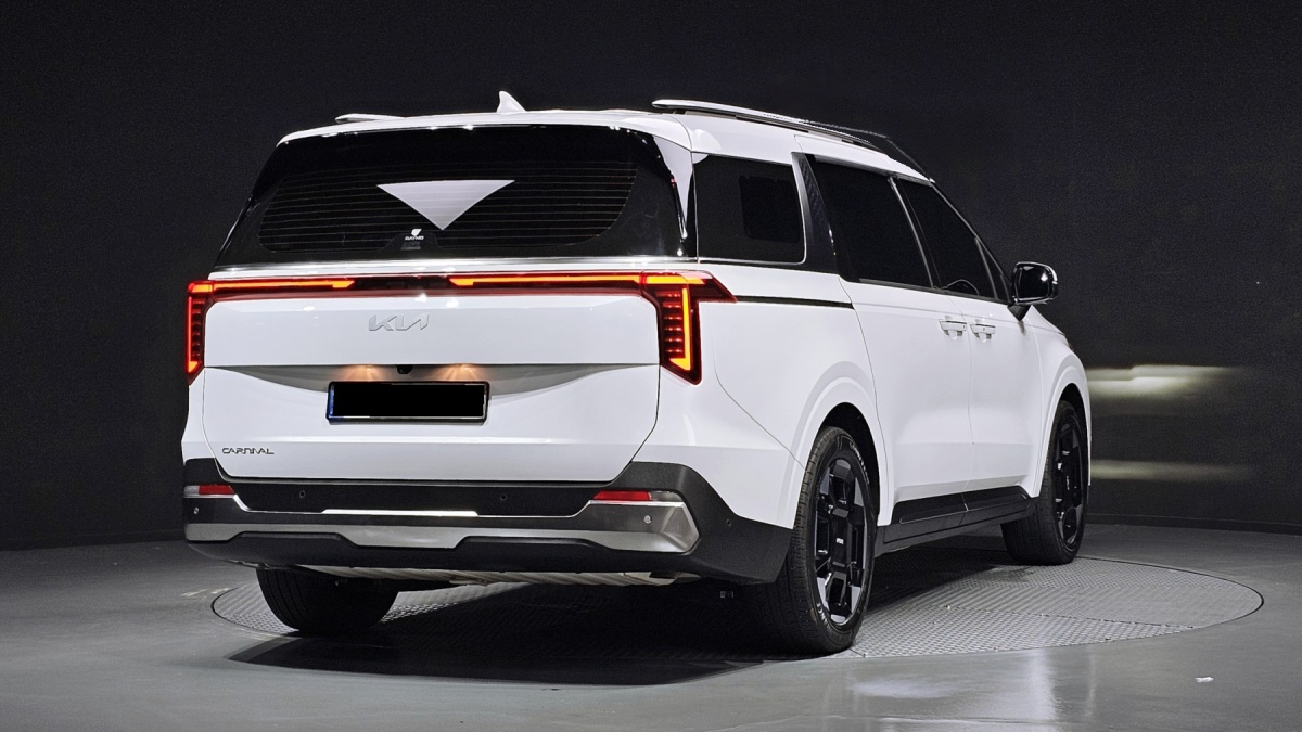 Kia Carnival, 2023 — фото 2 из 12