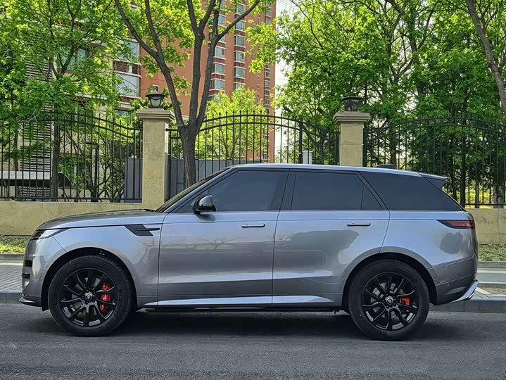 Land Rover Range Rover Sport, 2023 — фото 2 из 9