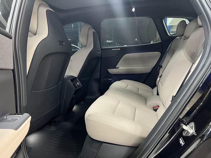 Volvo XC70 Hybrid, 2025 — фото 9 из 9