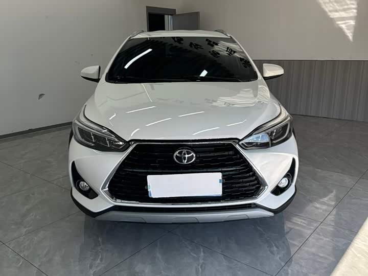 Toyota Yaris L Hatchback, 2022 — фото 2 из 9