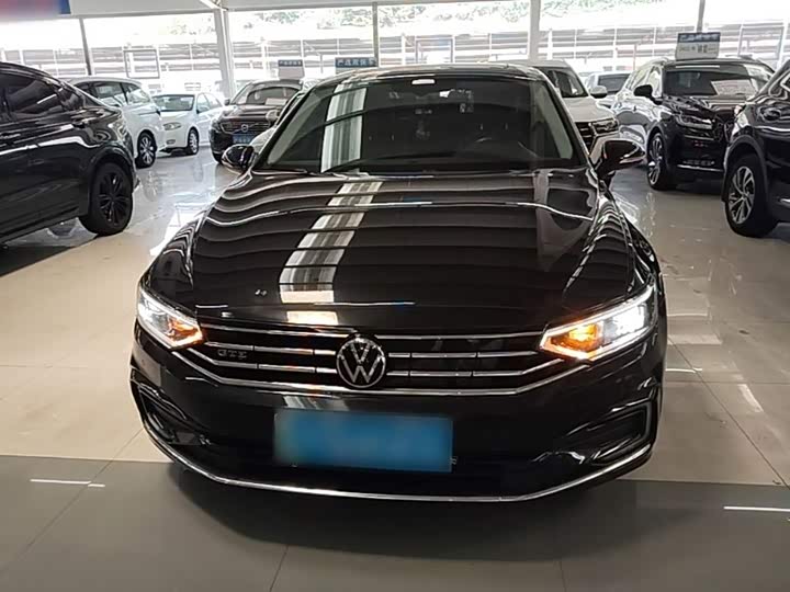 Volkswagen Magotan GTE Hybrid, 2022 — фото 3 из 9