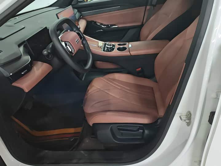 Geely Galaxy L6, 2025 — фото 9 из 9