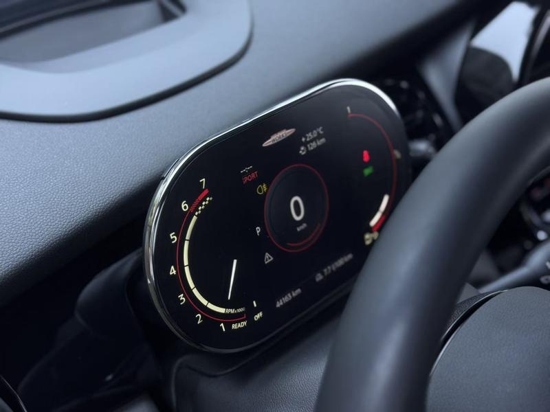 Mini Mini JCW, 2022 — фото 8 из 9