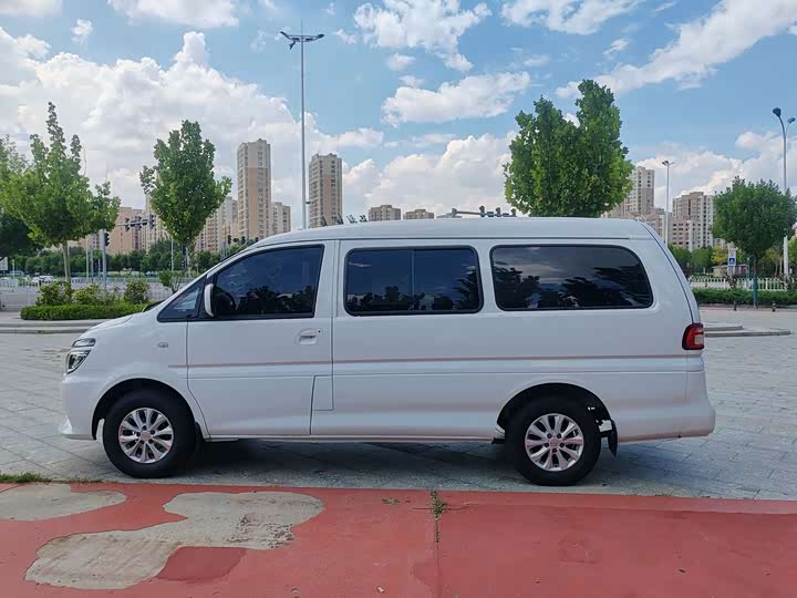 Dongfeng Forthing Lingzhi M5 EV, 2023 — фото 8 из 9