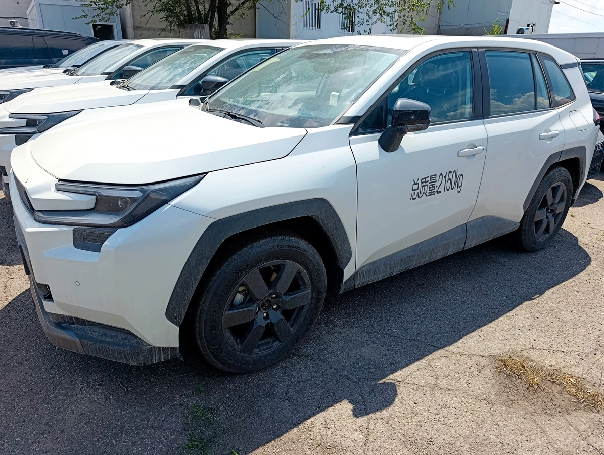 Toyota Rav4, 2026 — фото 2 из 3