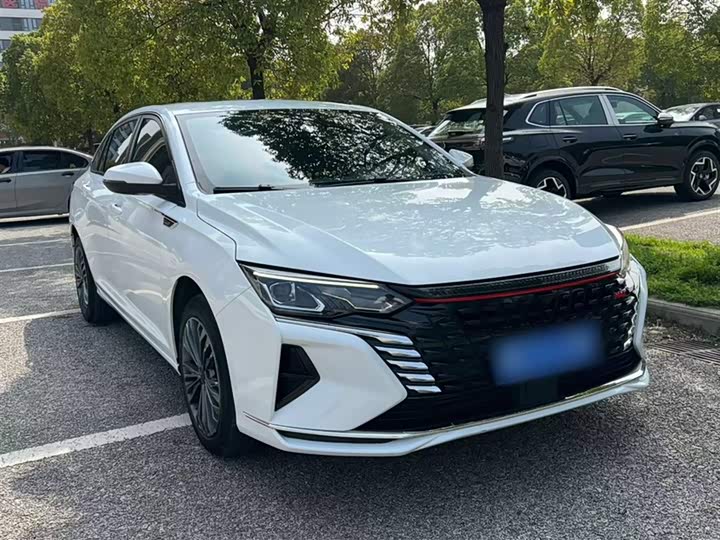 Dongfeng Aeolus Yixuan Max, 2023 — купить в Москве под ключ