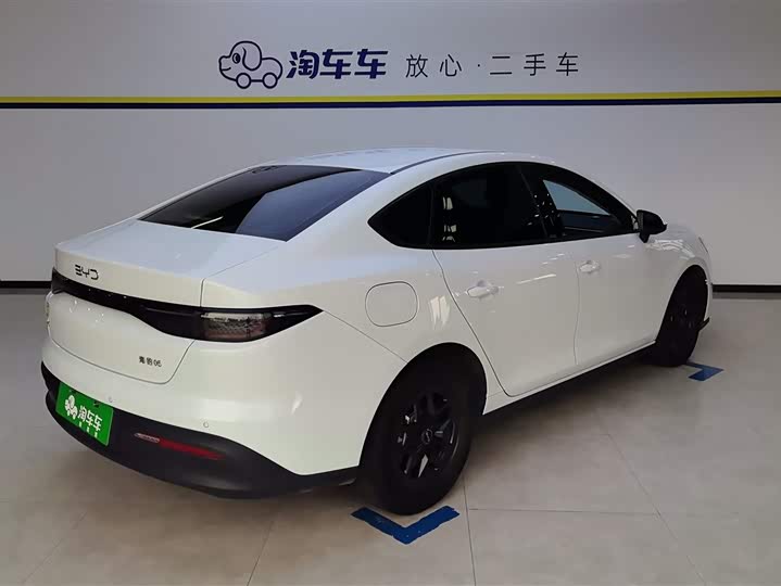 BYD Seal 05 DM-i Hybrid, 2025 — фото 3 из 9