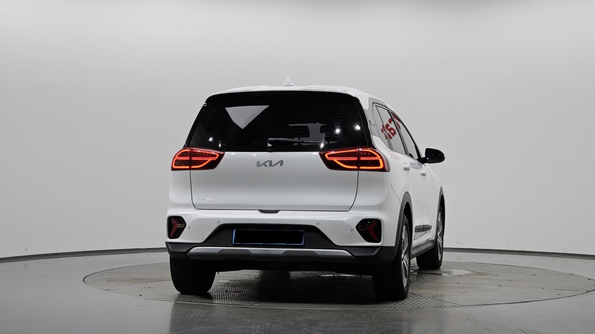 Kia Niro, 2022 — фото 4 из 12