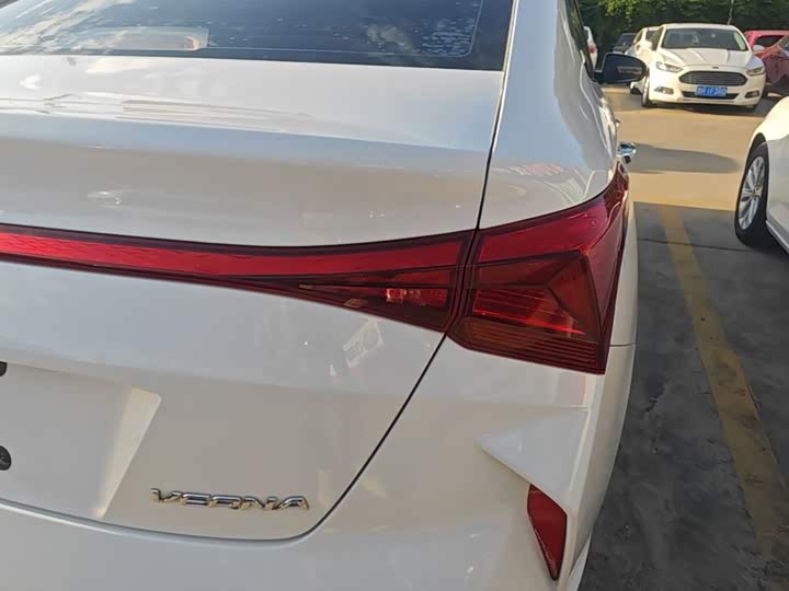 Hyundai Verna, 2022 — фото 8 из 9