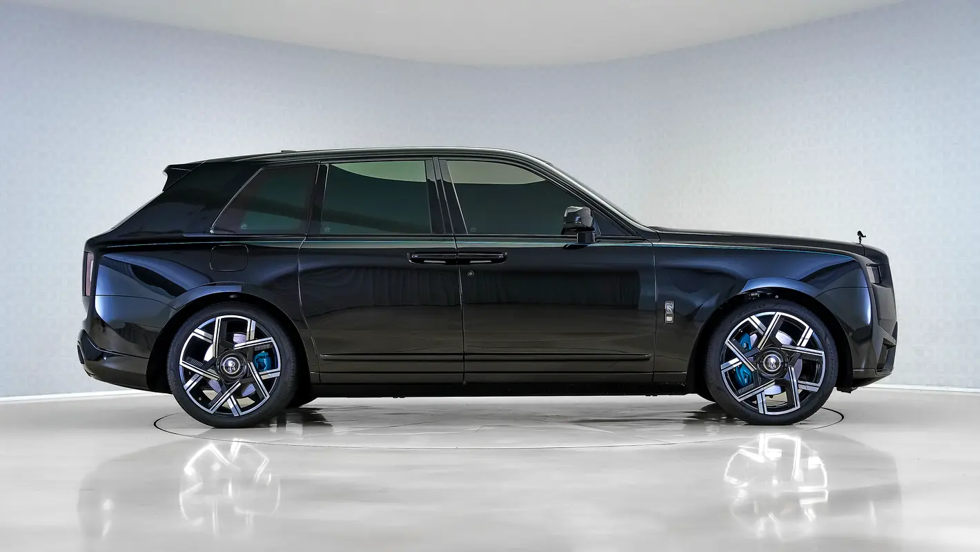 Rolls-Royce Cullinan, 2026 — фото 3 из 10