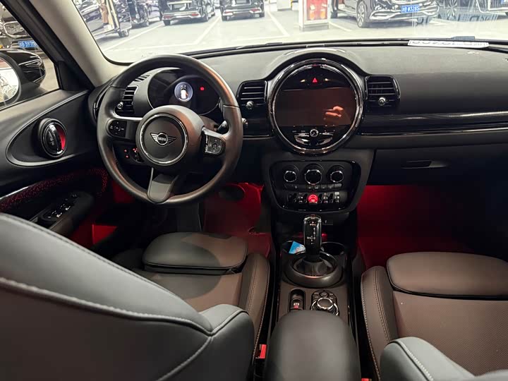 Mini Clubman, 2024 — фото 6 из 9
