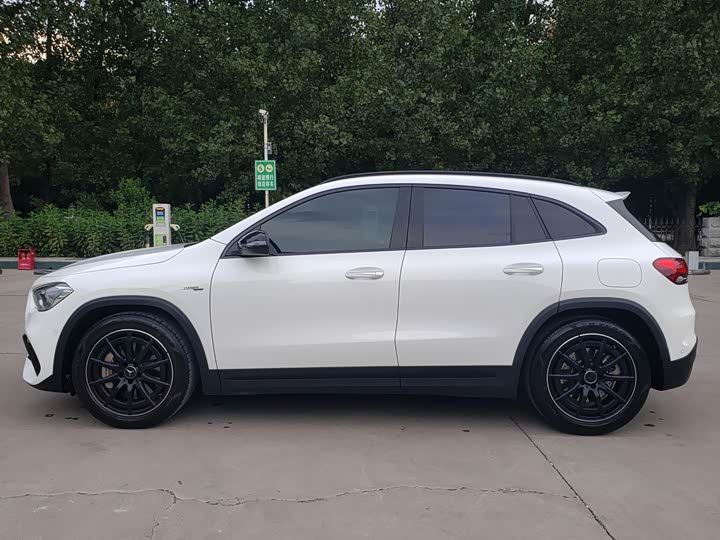 Mercedes-Benz GLA-Class AMG, 2022 — фото 3 из 9