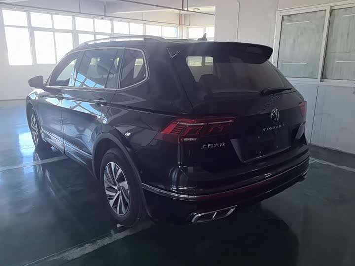 Volkswagen Tiguan L Hybrid, 2022 — фото 5 из 9