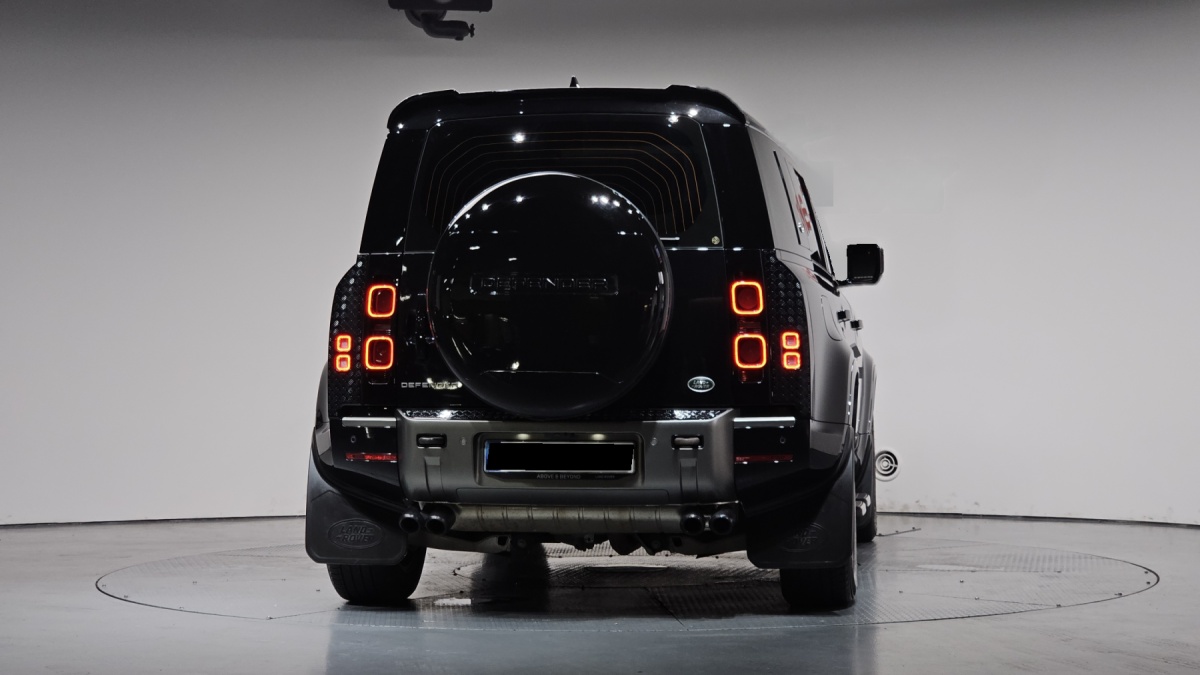 Land Rover Defender, 2023 — фото 4 из 12