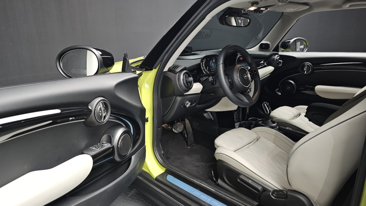 Mini Cooper, 2023 — фото 10 из 12