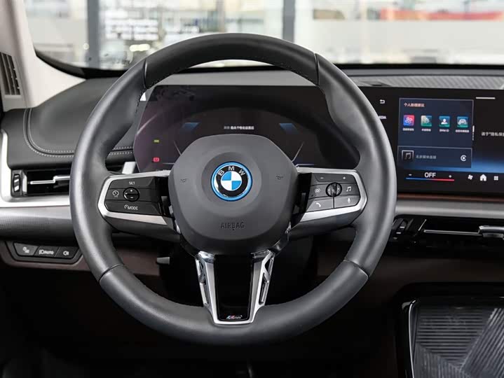 BMW iX1, 2025 — фото 5 из 9