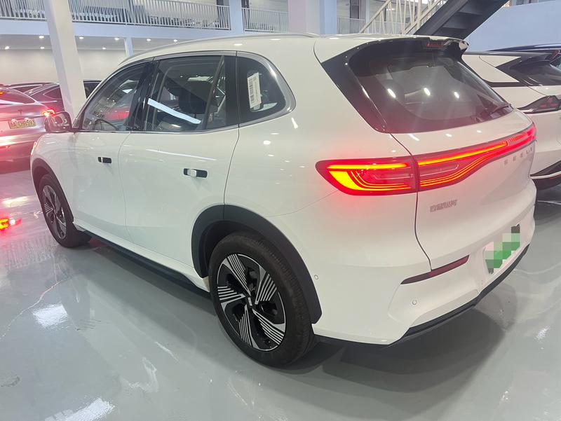 Geely Galaxy E5, 2024 — фото 4 из 10