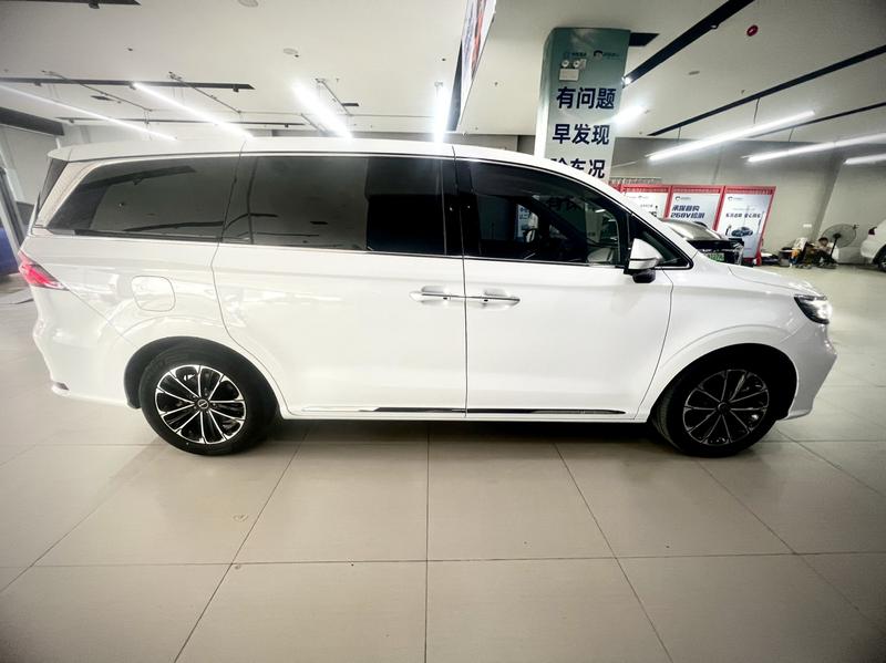 Roewe iMax 8, 2021 — фото 8 из 12