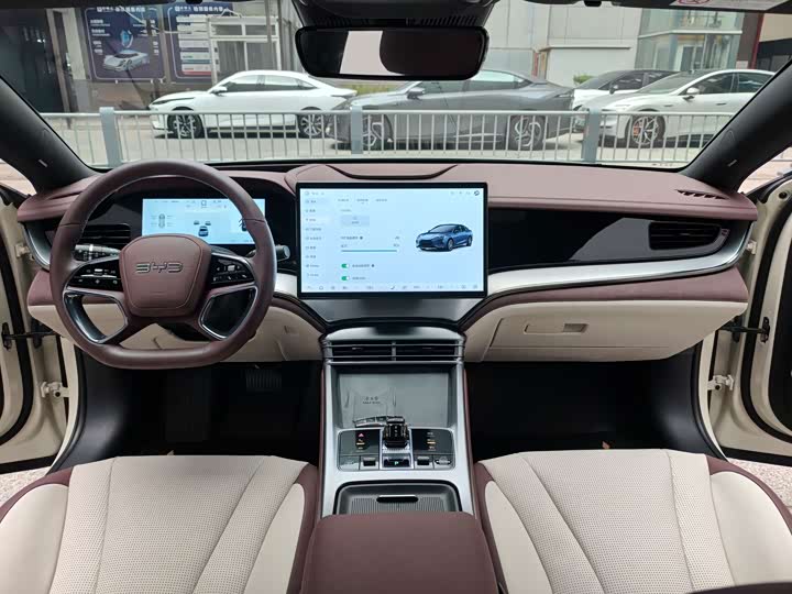 BYD Seal 07 DM-i Hybrid, 2024 — фото 8 из 9