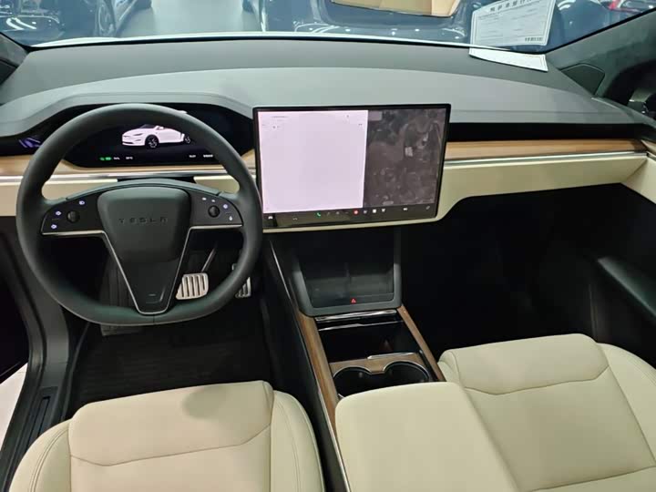 Tesla Model X, 2024 — фото 6 из 9