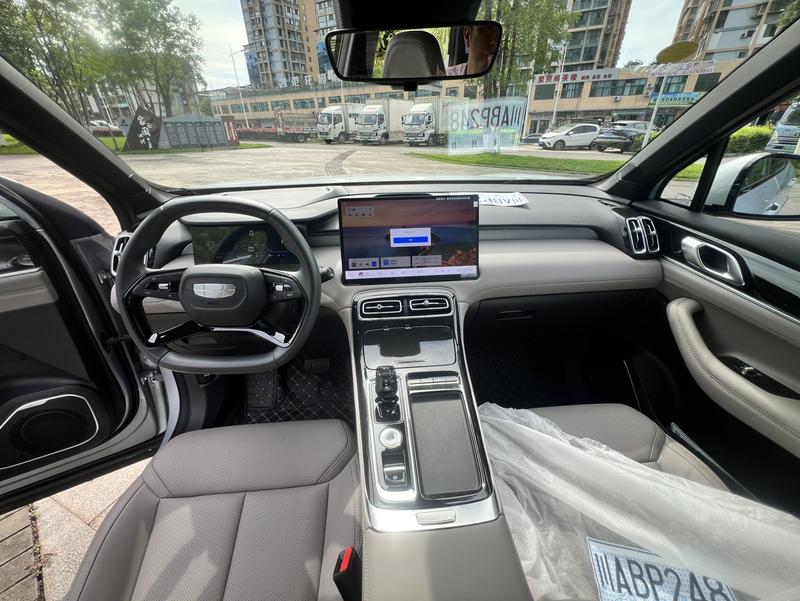 Geely Atlas L, 2025 — фото 6 из 10