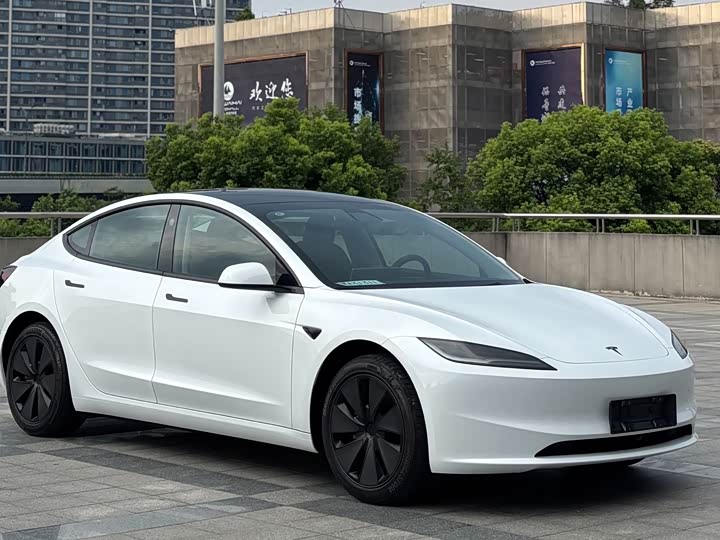 Tesla Model 3, 2026 — фото 2 из 9