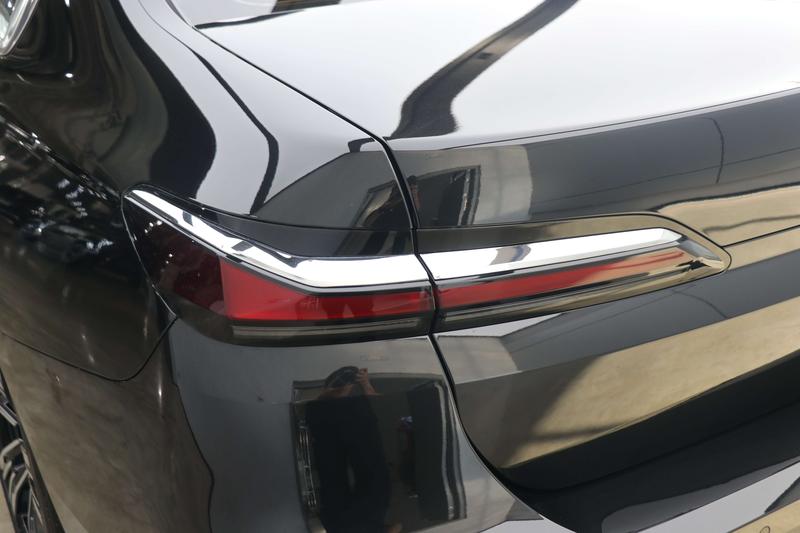 BMW 7 Series, 2025 — фото 8 из 12
