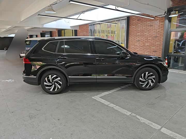 Volkswagen Tiguan L Pro, 2025 — фото 5 из 9