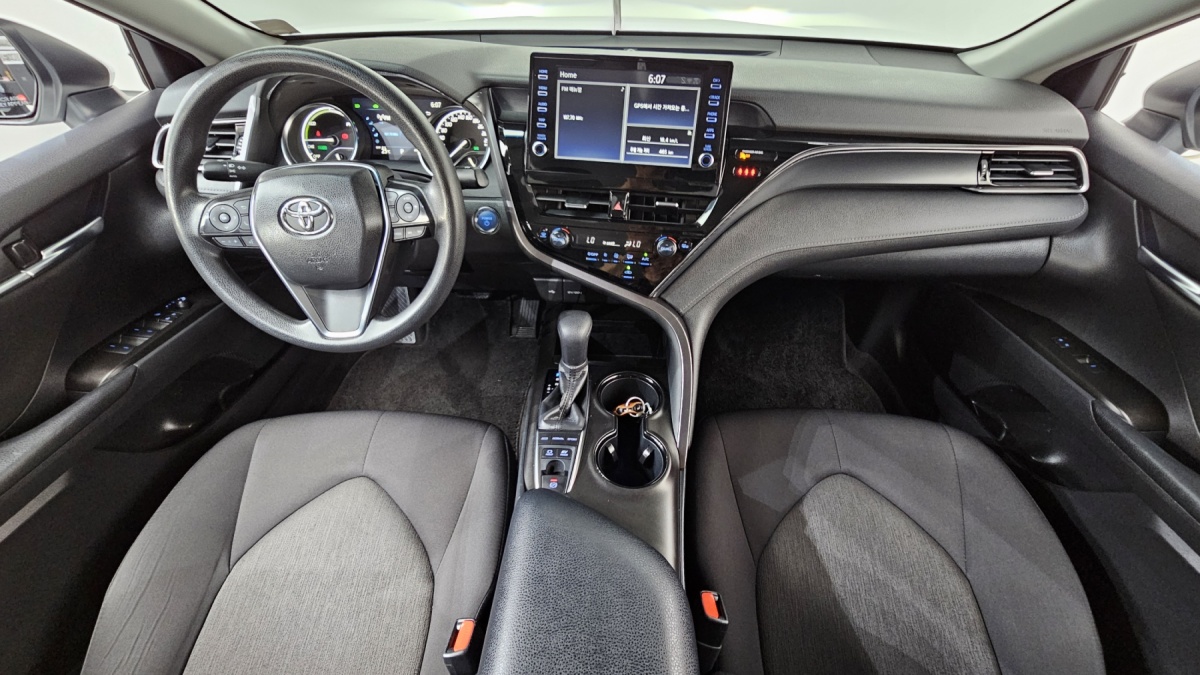 Toyota Camry, 2023 — фото 6 из 12