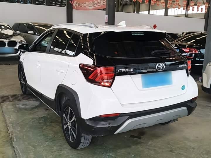 Toyota Yaris L Hatchback, 2022 — фото 5 из 9