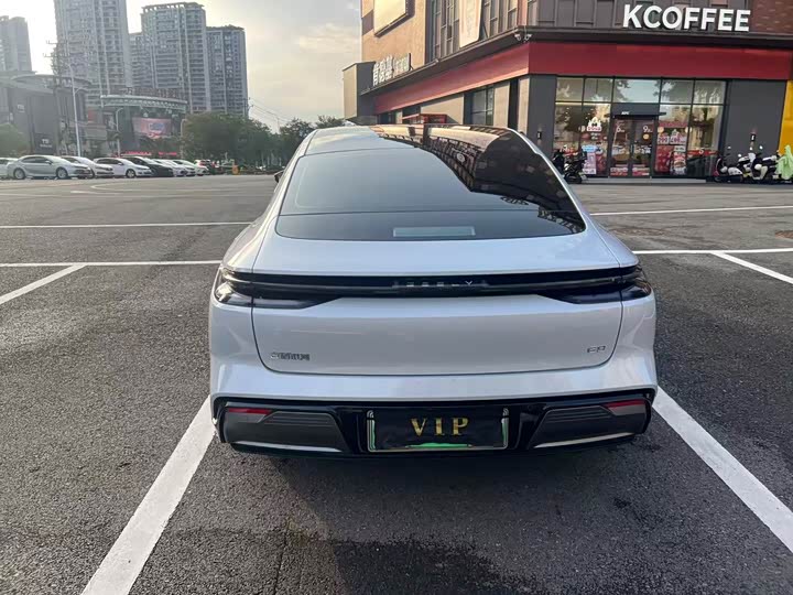 Geely Galaxy E8, 2024 — фото 8 из 9