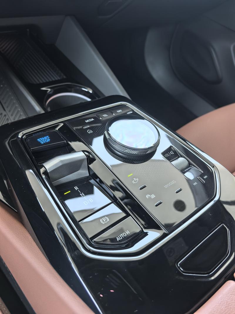 BMW i5, 2025 — фото 4 из 12