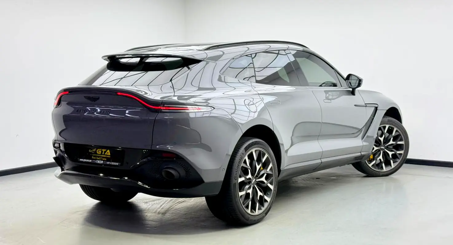 Aston Martin DBX, 2022 — фото 6 из 10
