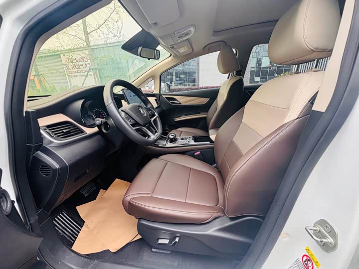BYD Song Max Hybrid, 2022 — фото 8 из 9