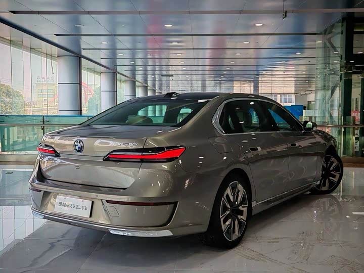 BMW i7, 2022 — фото 4 из 9