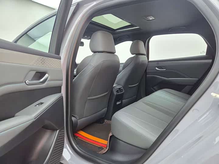 BYD Qin Plus, 2026 — фото 8 из 9