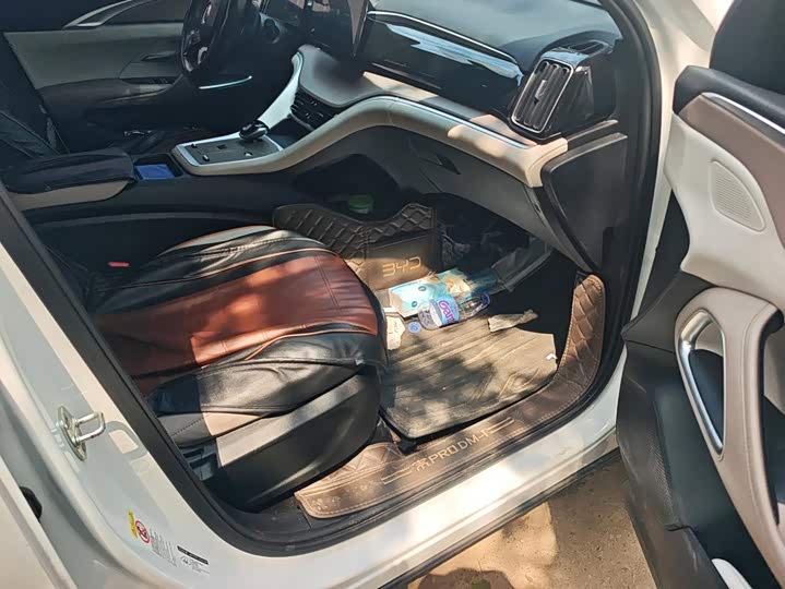 BYD Song Pro Hybrid, 2024 — фото 8 из 9