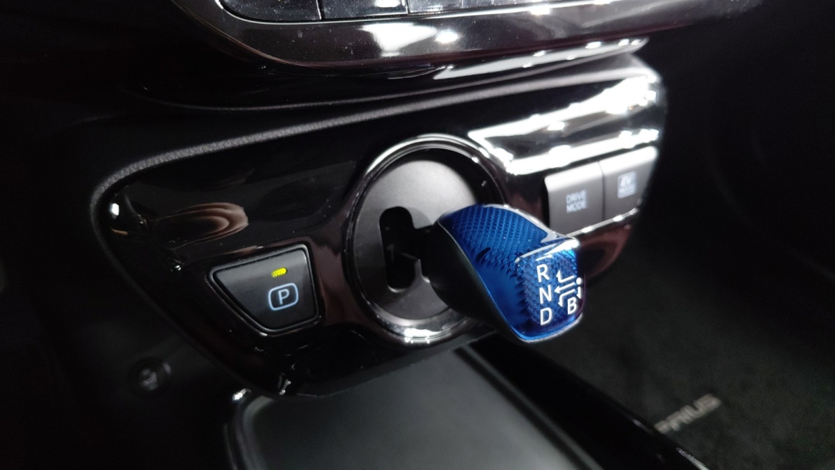Toyota Prius, 2022 — фото 11 из 12