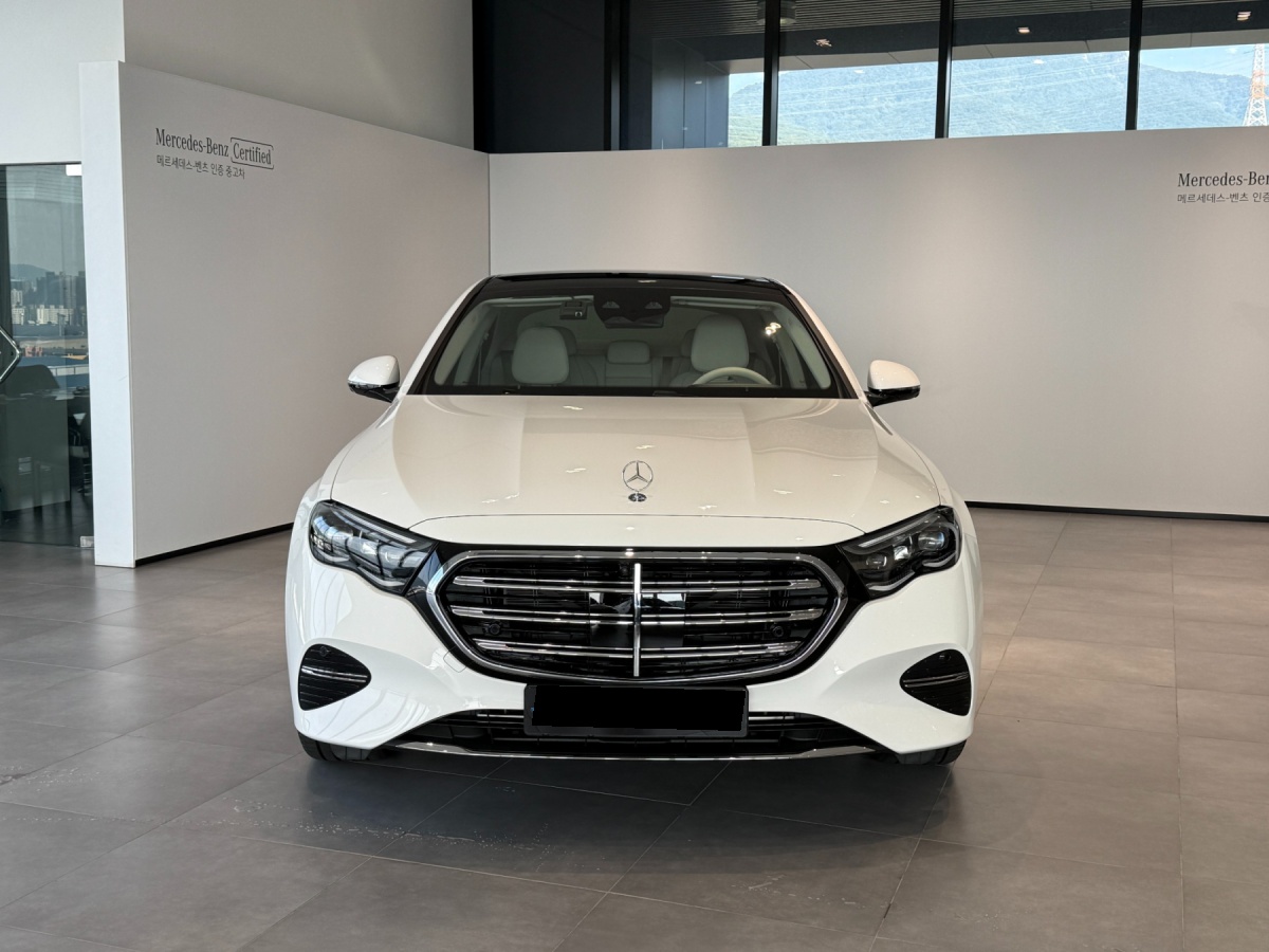 Mercedes-Benz E-Class, 2025 — фото 6 из 12