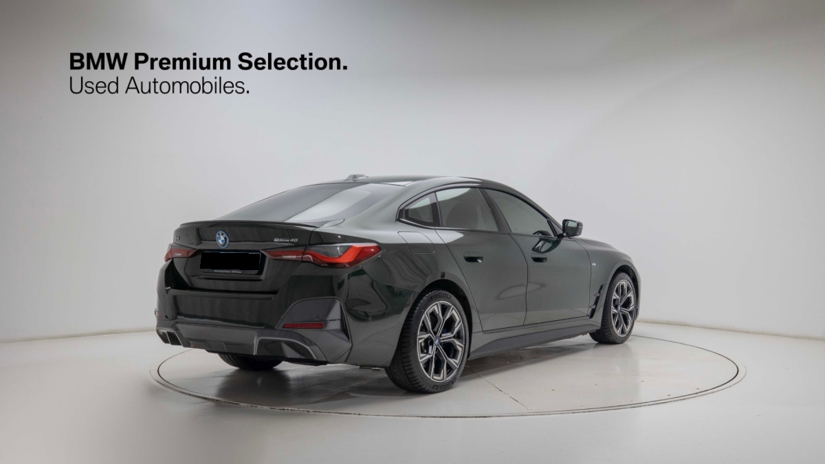 BMW i4, 2022 — фото 2 из 12