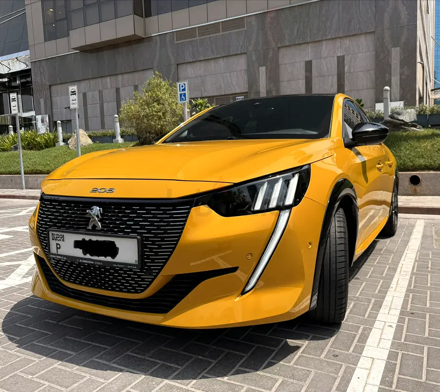 Peugeot 208, 2023 — фото 2 из 10