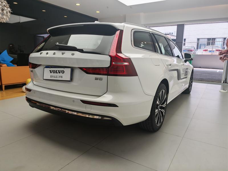 Volvo V60, 2024 — фото 7 из 12