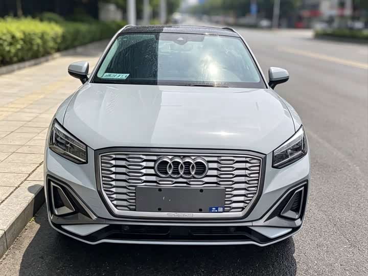 Audi Q2L e-tron, 2022 — фото 2 из 9