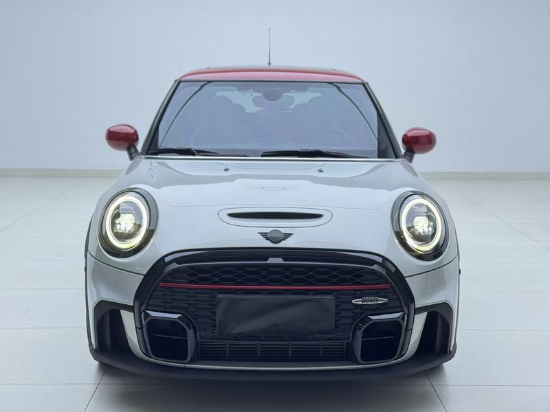 Mini Mini JCW, 2022 — фото 2 из 9