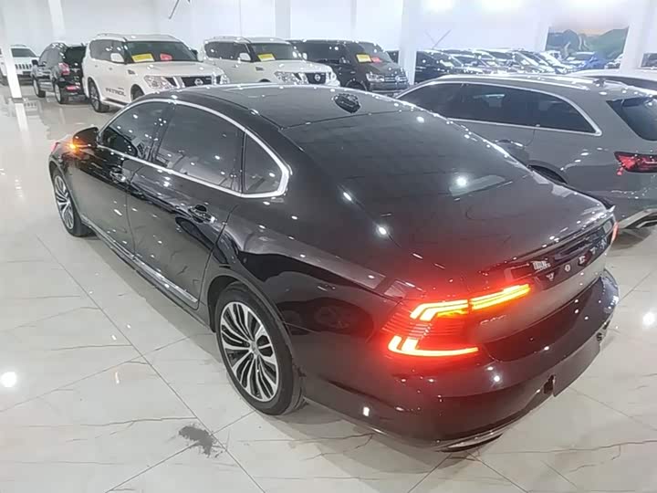 Volvo S90 Hybrid, 2023 — фото 5 из 9